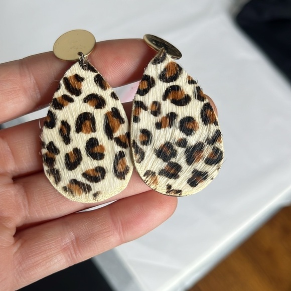 Jewelry - Cheetah Print Earrings